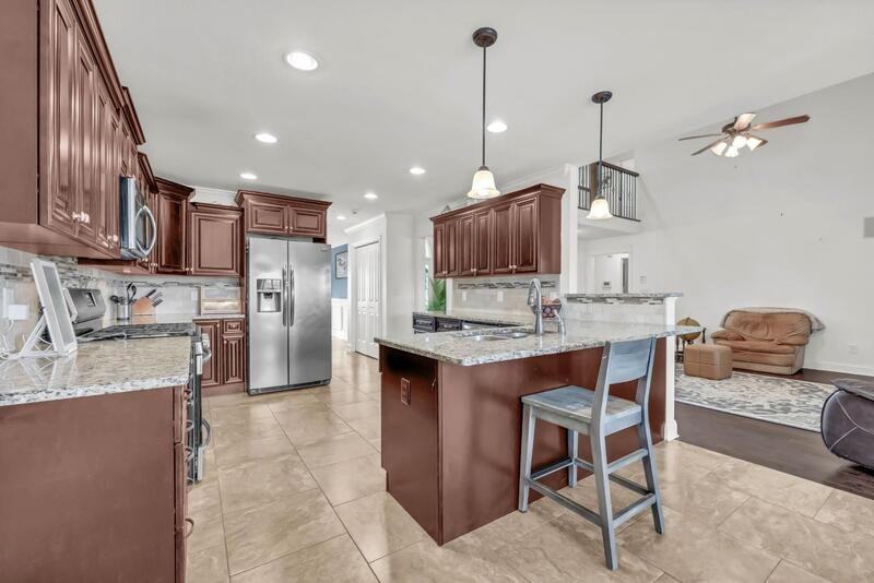 820 Carousel Ct - Photo 7 of 29