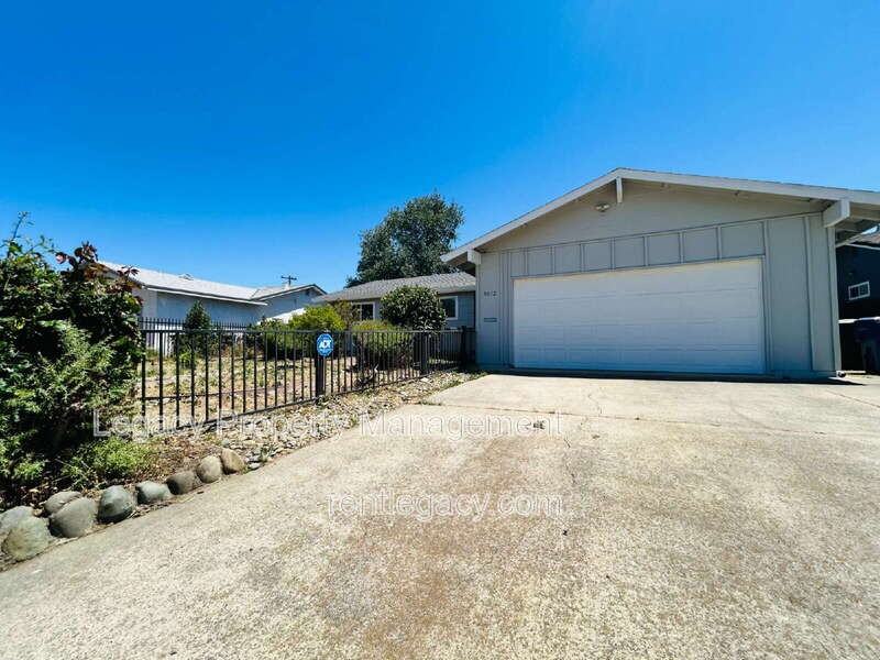 9012 Alderson Ave - Photo 2 of 26