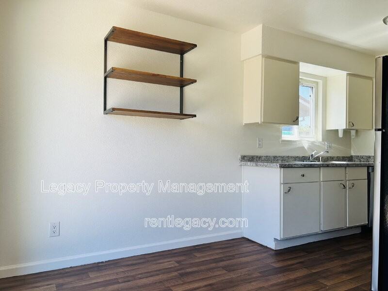 9012 Alderson Ave - Photo 6 of 26