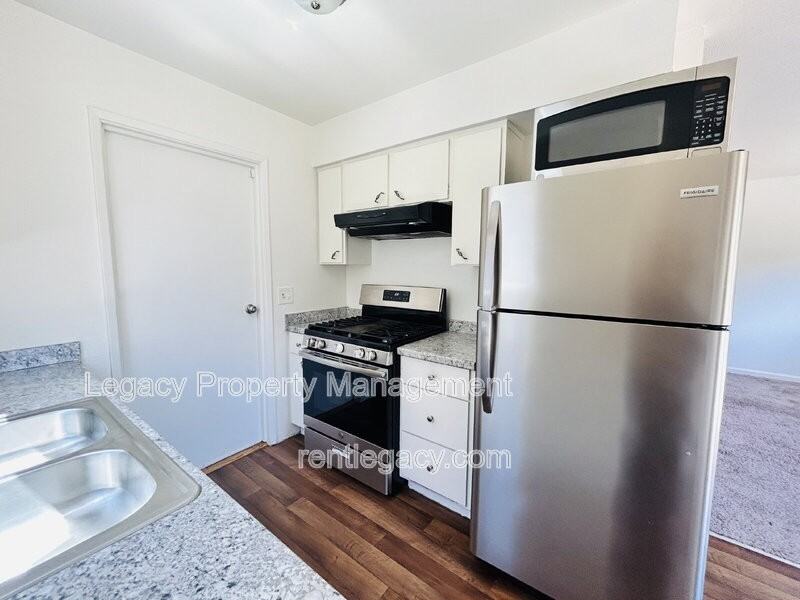 9012 Alderson Ave - Photo 7 of 26
