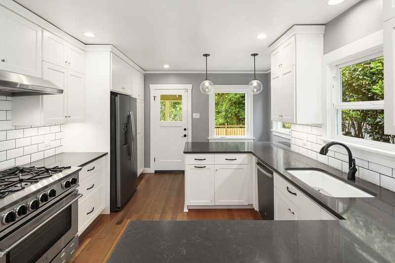 814 Nw 70th St - Photo 6 of 24