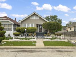 featured image of 10046 S Perry Ave