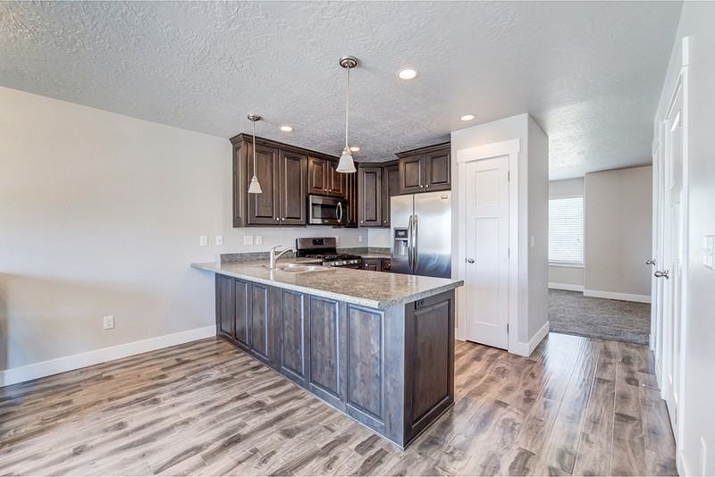 1147 Independence Ave - Photo 4 of 28