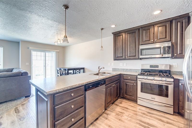 1147 Independence Ave - Photo 6 of 28