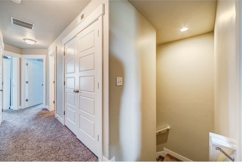 691 Sw - Photo 7 of 25