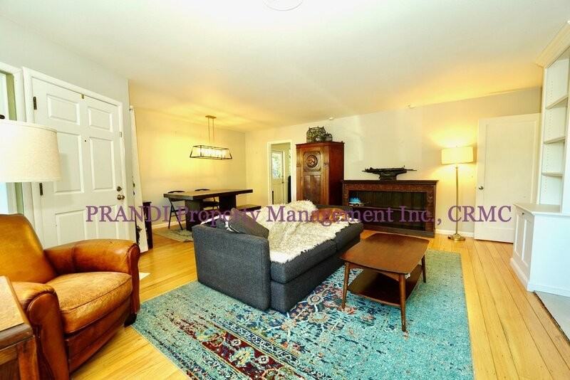 1501 Park Ct - Photo 4 of 18