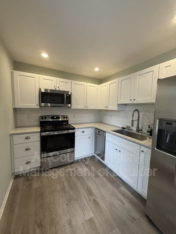 380 S 42nd St - Photo 6 of 22