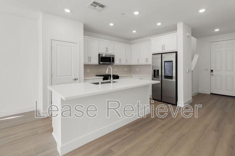 4748 Concordia Ave - Photo 2 of 39