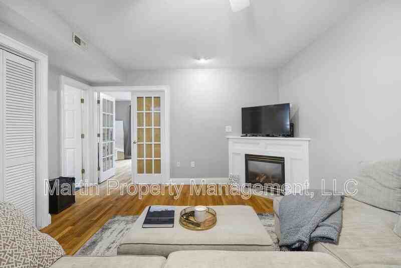 734 E 6th St #3 - Photo 3 of 14