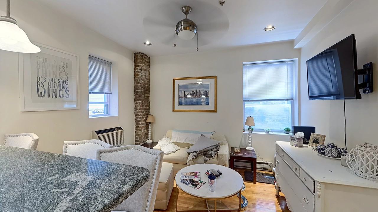 94 Prince St #16