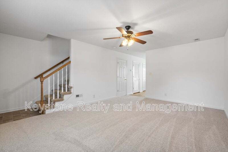 512 Peachers Ridge Rd #2B - Photo 4 of 16
