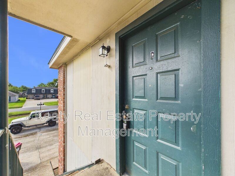 110 Country Ln - Photo 4 of 25