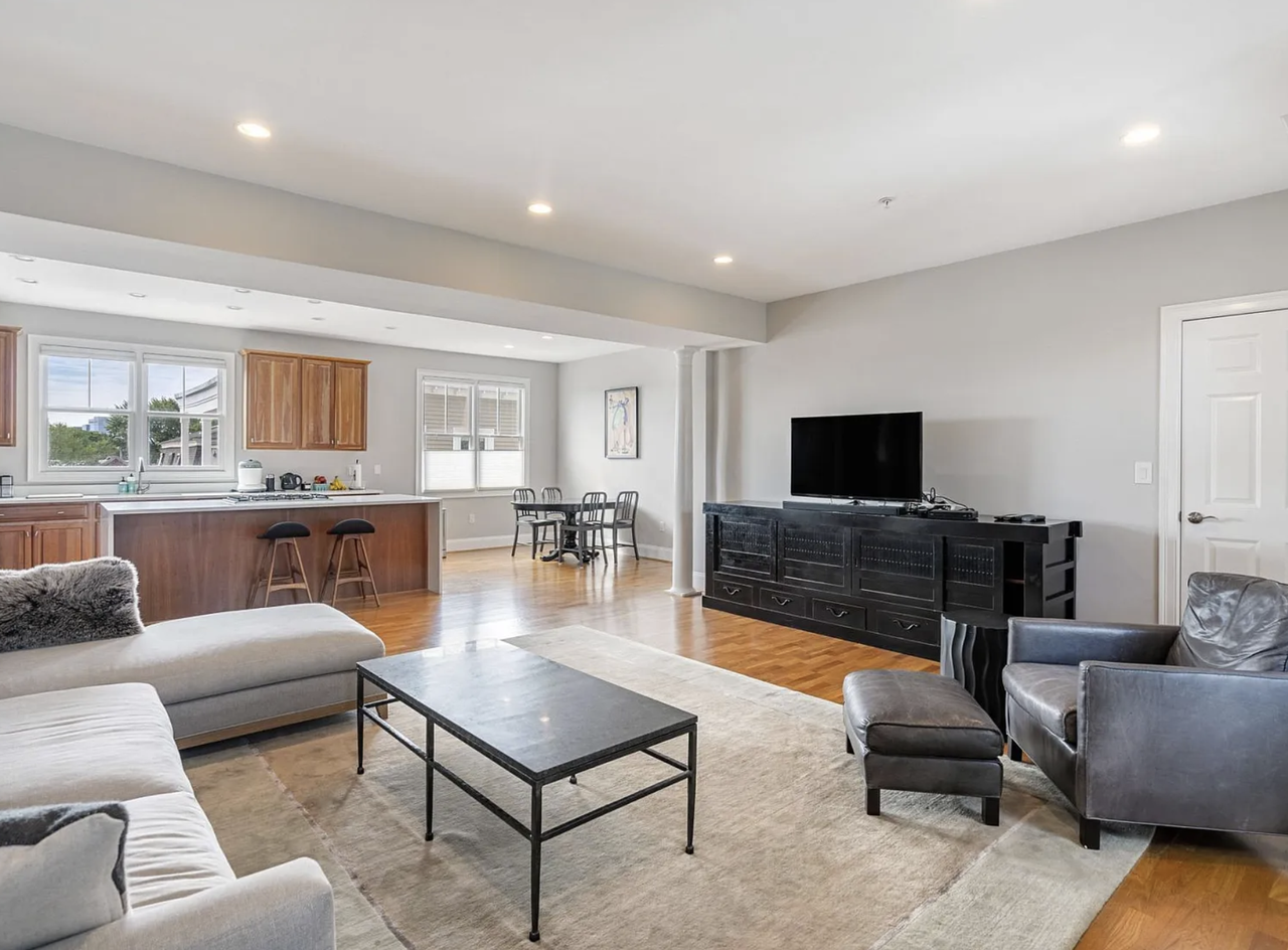15 Dimick St #C - Photo 5 of 17