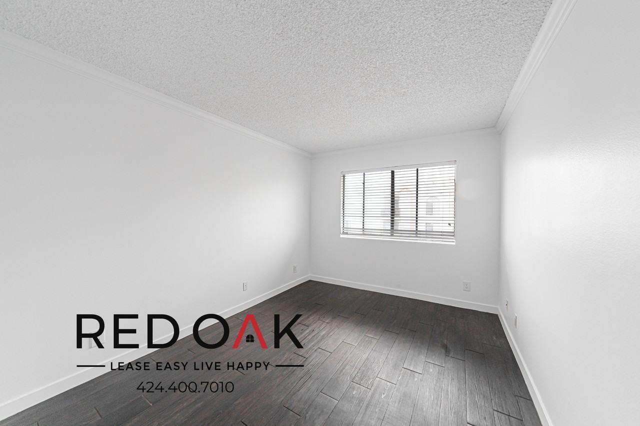 1522 N Formosa Ave - Photo 5 of 34