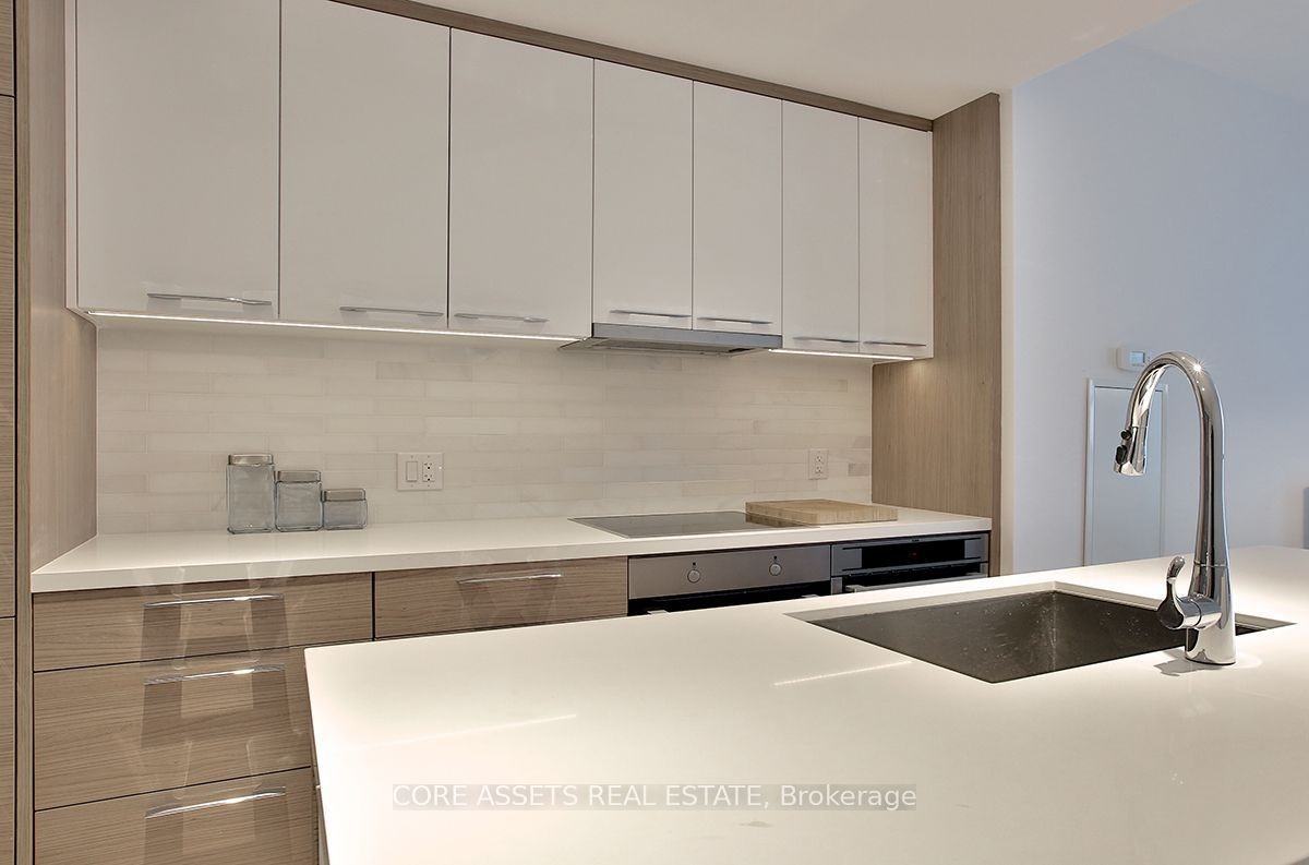 488 University Avenue #5008 - Photo 4 of 7