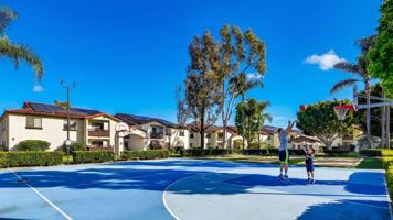 featured image of 570 E Barham Dr