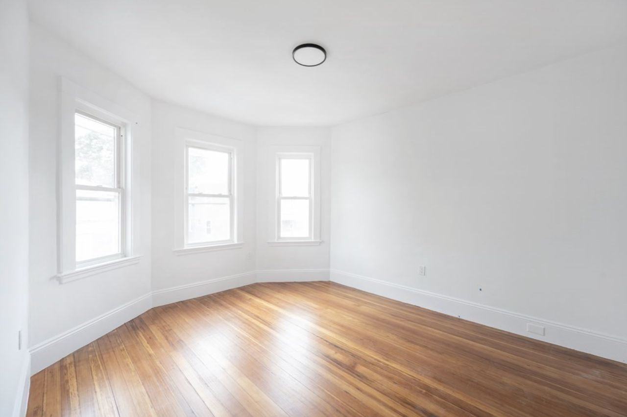 37 Saint Margaret St #1 - Photo 7 of 9