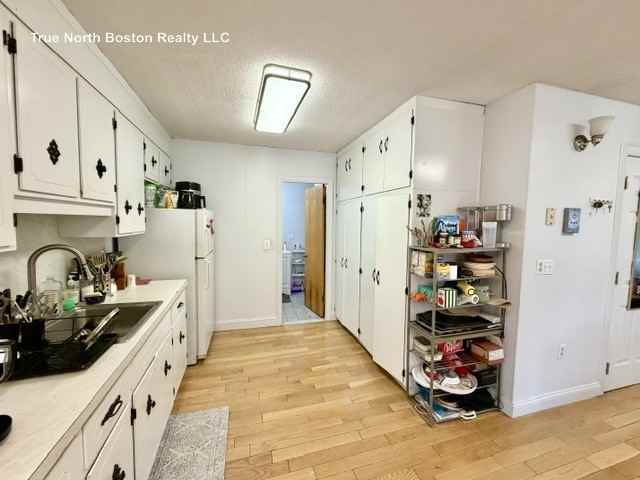 436 Commercial St #2 - Photo 6 of 14