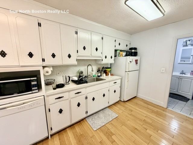 436 Commercial St #2 - Photo 7 of 14