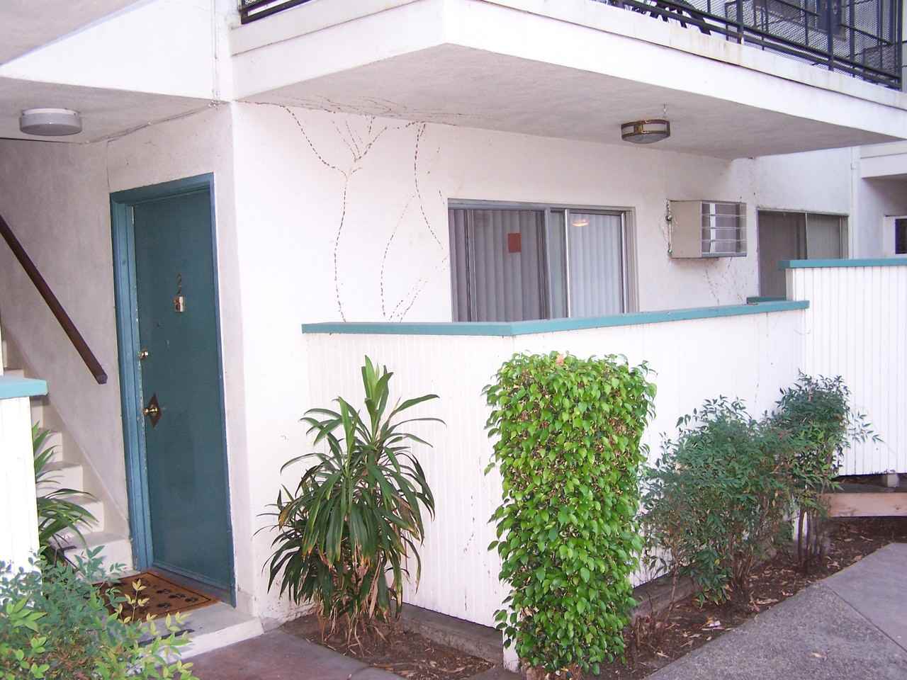5040 Tujunga Ave #6 - Photo 4 of 20