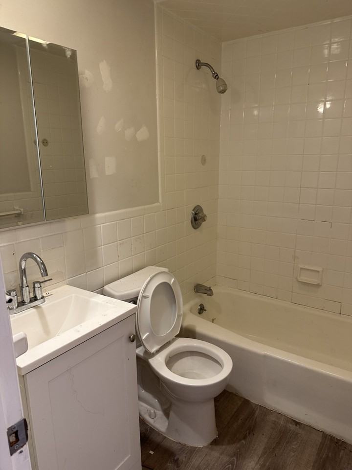 33 Park St #1 - Photo 3 of 4