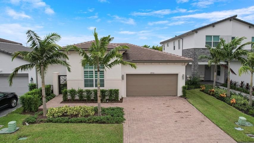 8914 Kingsmoor Way - Photo 2 of 8