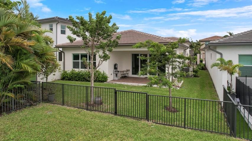 8914 Kingsmoor Way - Photo 3 of 8
