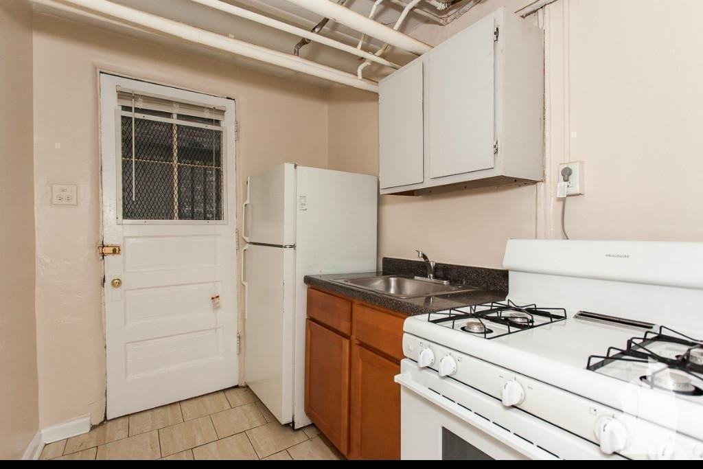 2878 N Clark St #2890G - Photo 5 of 8