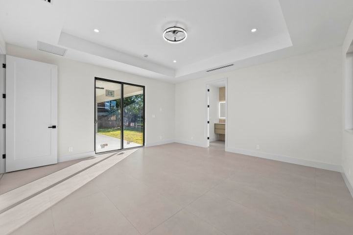 621 Northwest 42nd Avenue - Photo 6 of 8