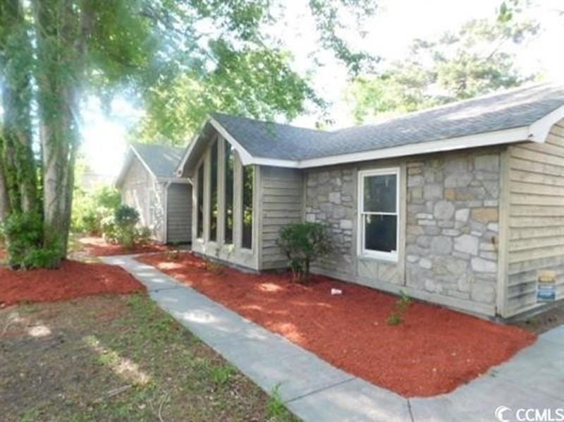 51 Plantation Rd - Photo 3 of 23