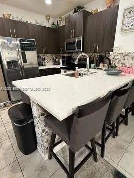 4044 Nw 11th St - Photo 4 of 18