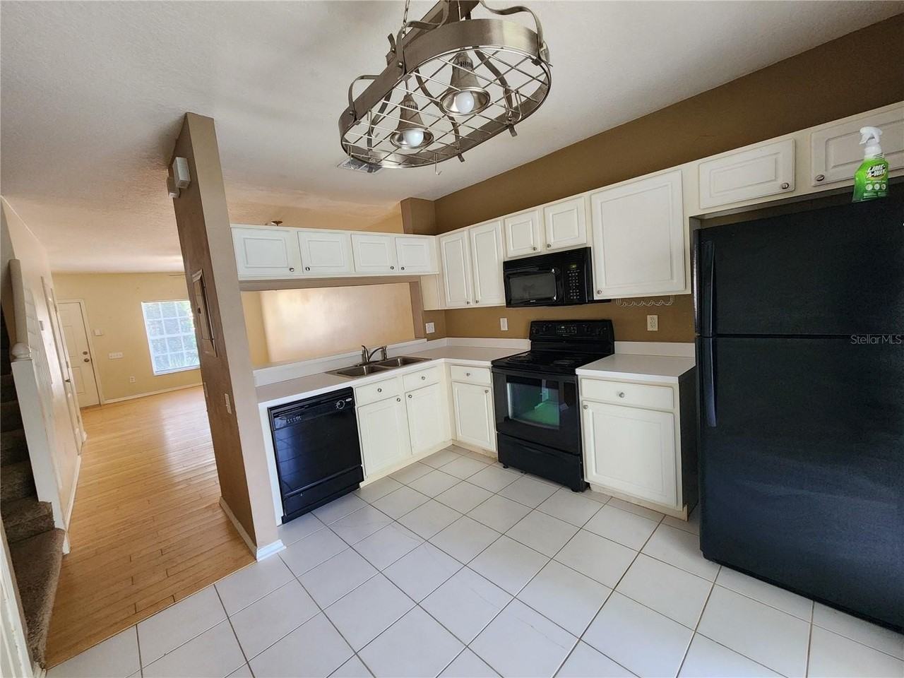 1317 Throckmorton Dr - Photo 7 of 27
