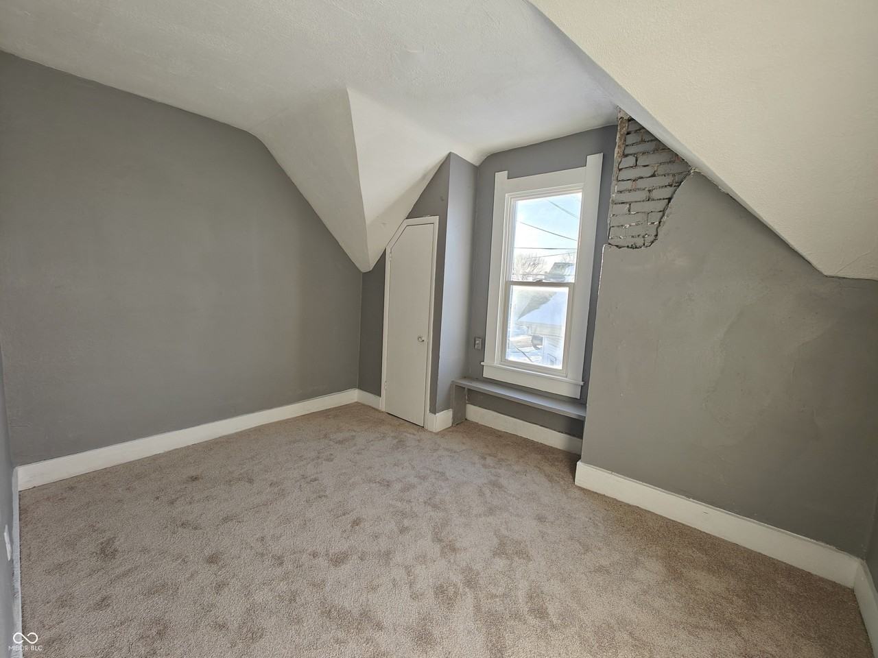 316 E Franklin St #4 - Photo 3 of 10
