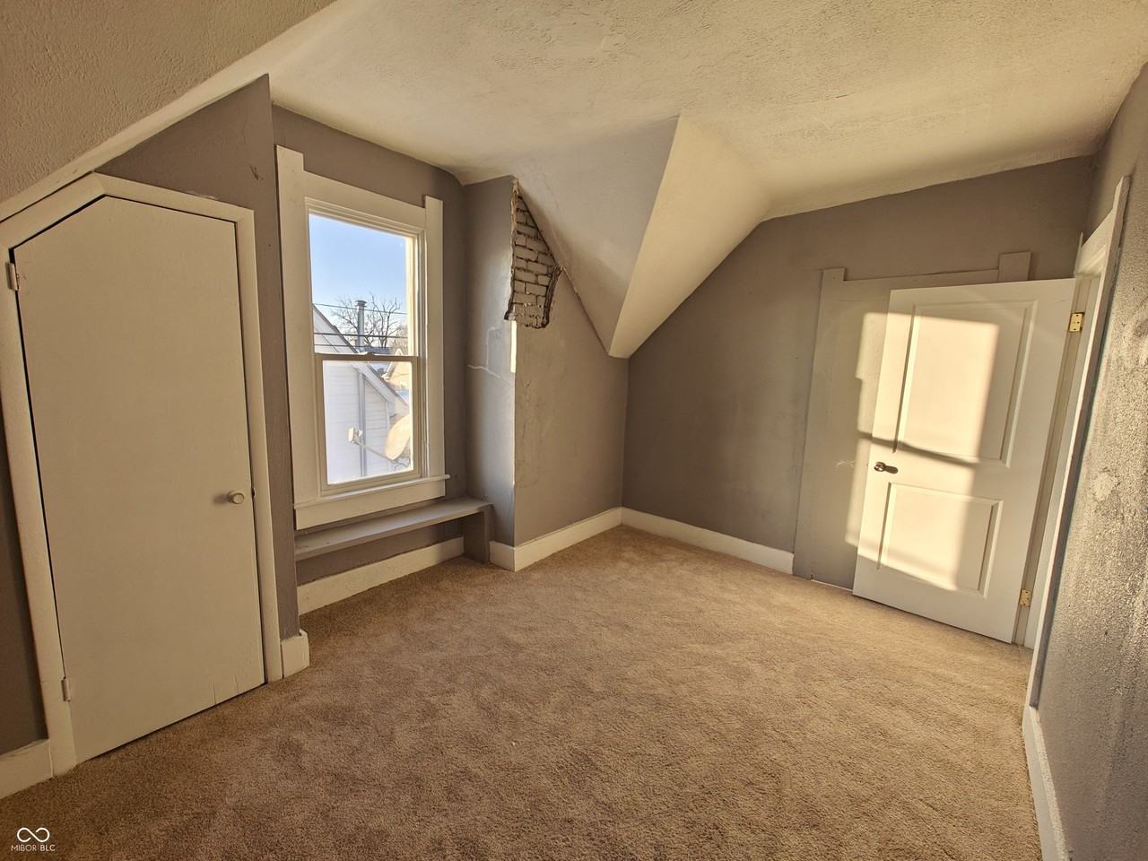 316 E Franklin St #4 - Photo 4 of 10