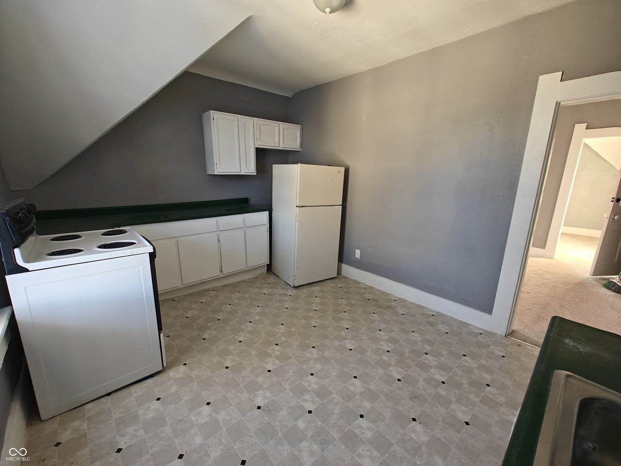 316 E Franklin St #4 - Photo 7 of 10