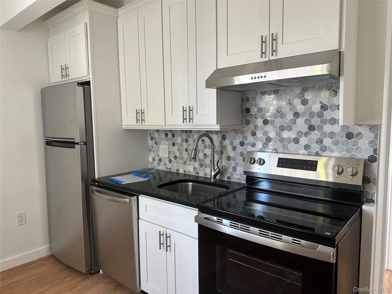 5401 108th St #2F - Photo 2 of 5