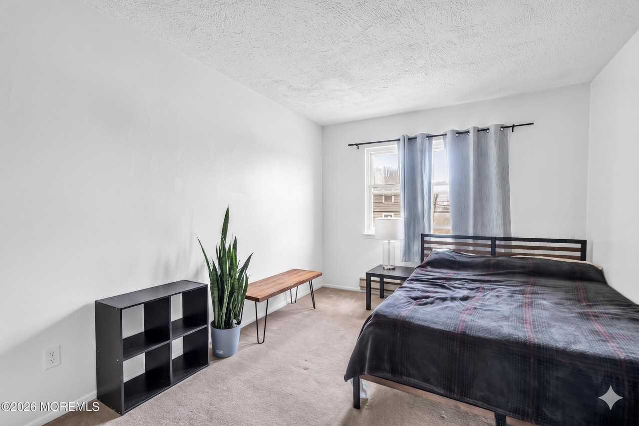 321 Shore Dr E #18 - Photo 6 of 17