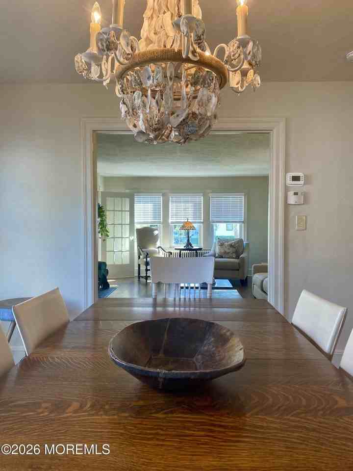 206 Monroe Ave - Photo 3 of 11