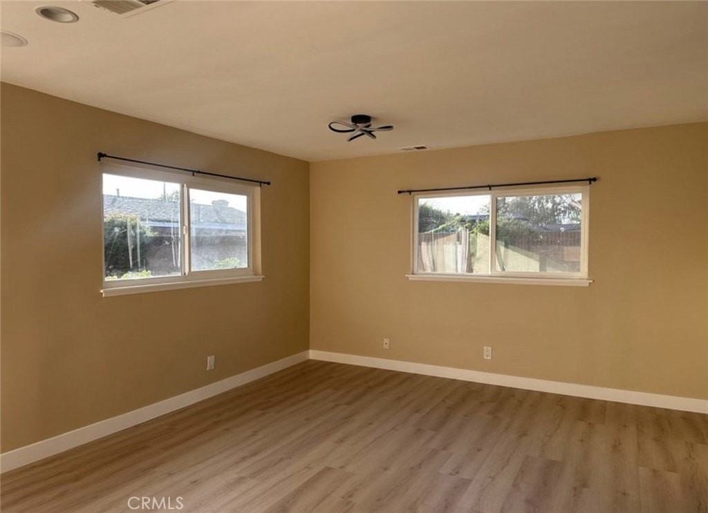 10002 Saint Stephen Cir - Photo 3 of 37