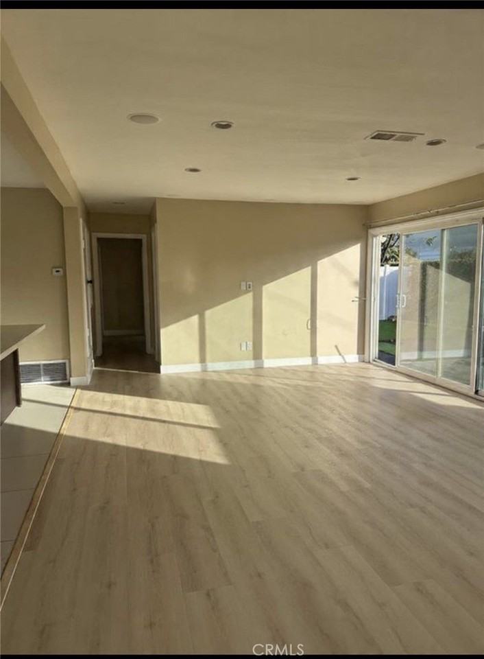 10002 Saint Stephen Cir - Photo 5 of 37