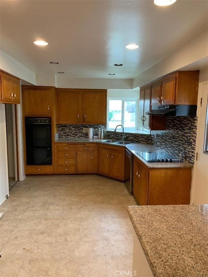 2537 W 225th Pl #A - Photo 6 of 11