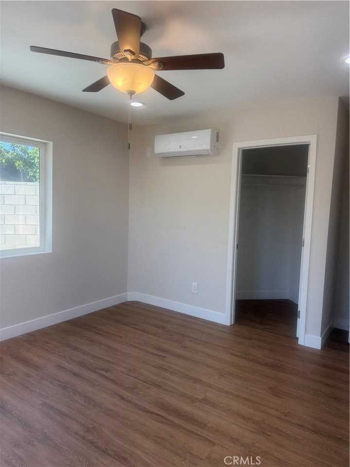 7661 El Rovia Cir - Photo 4 of 40