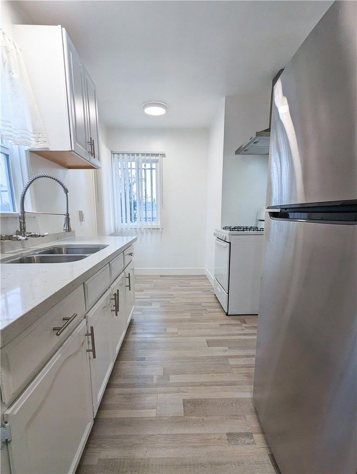 6101 S Hobart Blvd - Photo 3 of 13