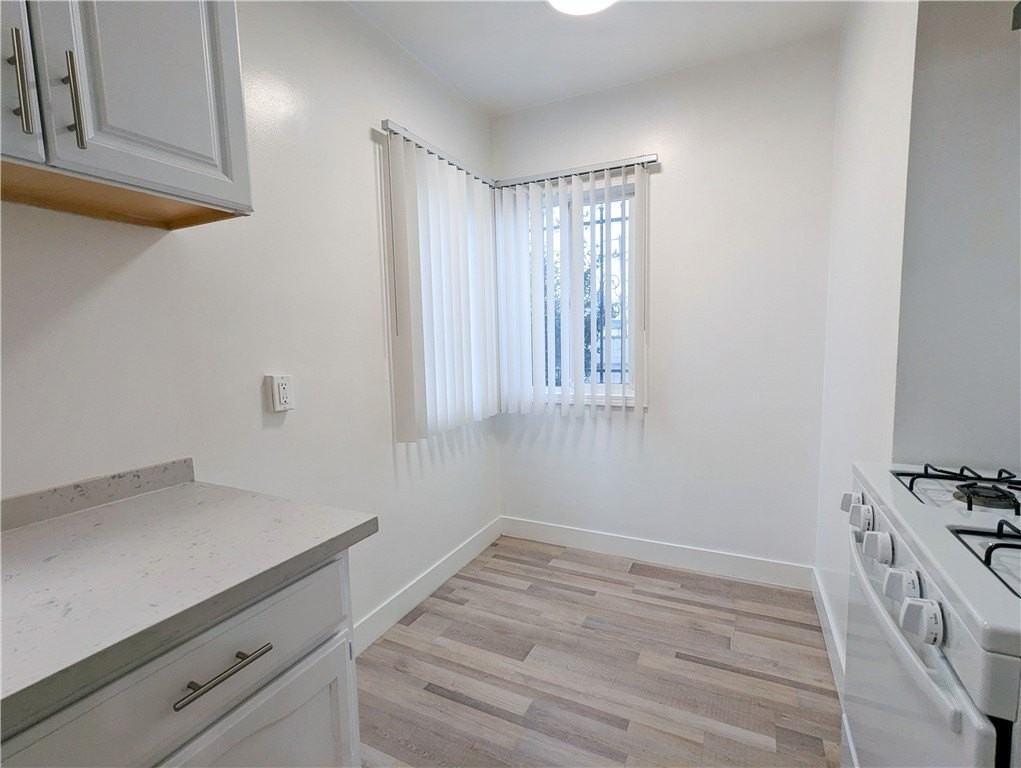 6101 S Hobart Blvd - Photo 4 of 13
