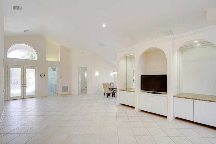 6646 Oakmont Way - Photo 6 of 8