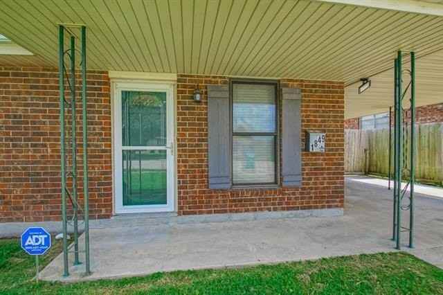 1849 Redwood Dr - Photo 3 of 34