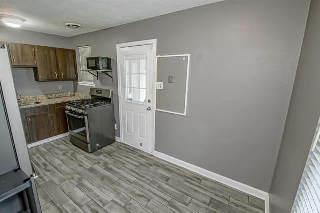 1849 Redwood Dr - Photo 6 of 34
