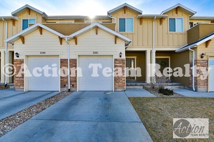 3201 W Desert Lily Dr - Photo 2 of 44