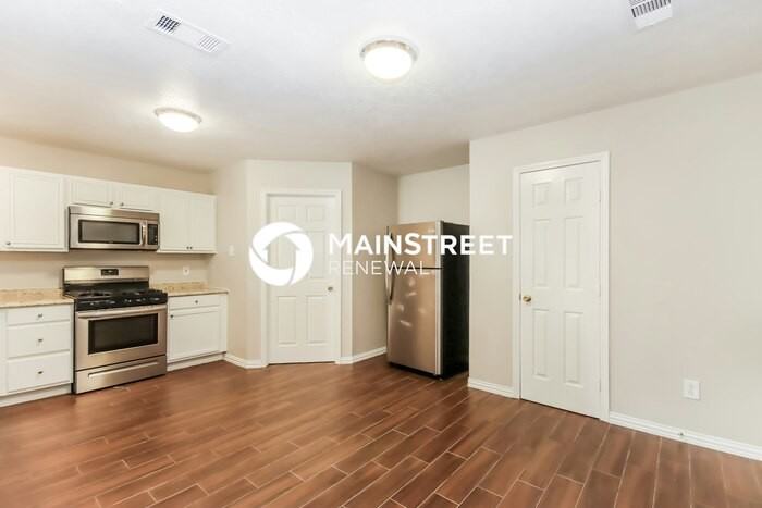 22811 E Fairfax Village Cir - Photo 5 of 15