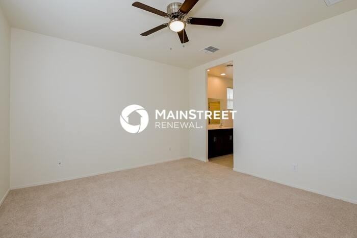 10713 W Dickerson Dr - Photo 7 of 16